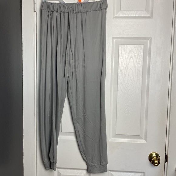 Basic Jogger Set - Picture 4 of 5